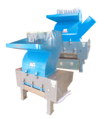 PC強(qiáng)力粉碎機(jī)